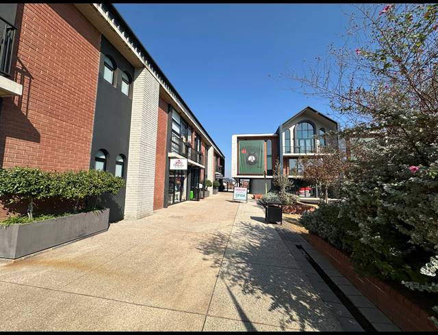 51M² OFFICE TO LET IN ROOIHUISKRAAL NORTH